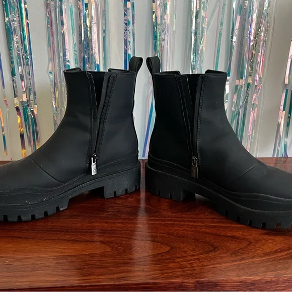Black Women's Ankle Boots - Picture 2 of 4